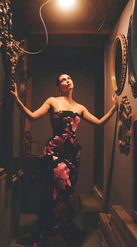 Beautiful Morena Baccarin Background for Mobile Screen 4K