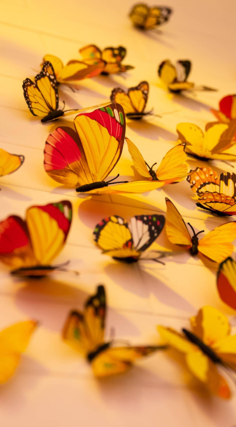 Lively Yellow Aesthetic Wallpaper for Your Smartphone