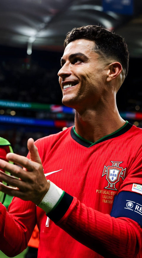 Cristiano Ronaldo Latest Football Wallpaper for Free