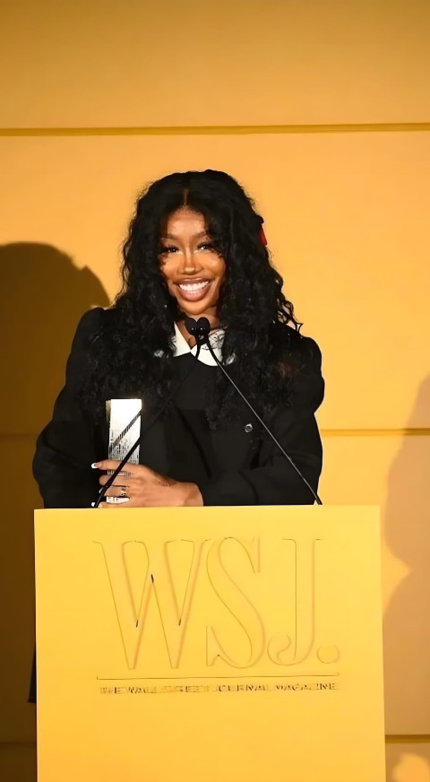 SZA Wallpaper to Bring Your Screen to Life