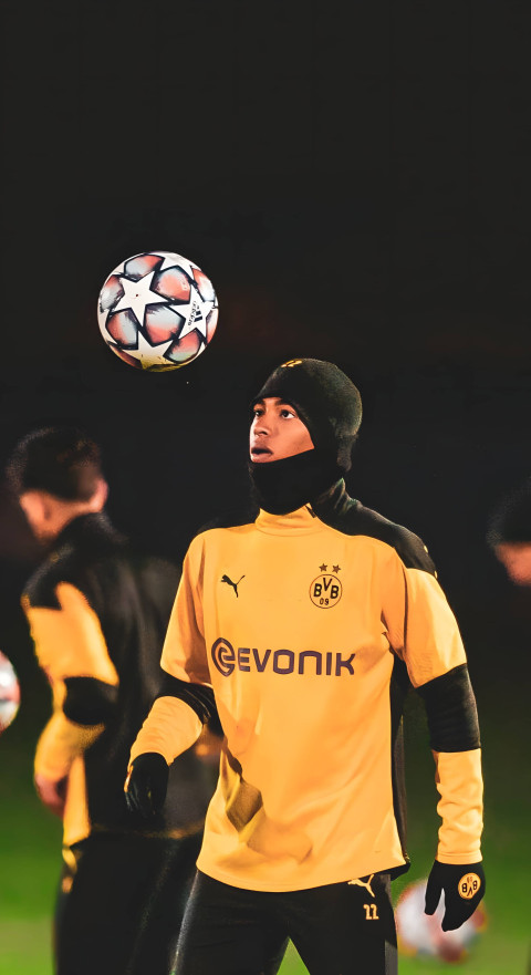 Jude Bellingham Football Mobile Image