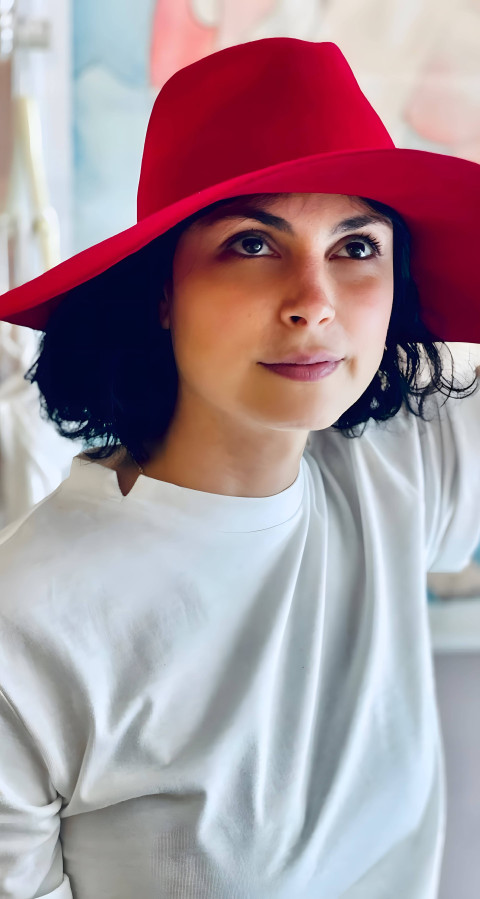 Stunning HD Morena Baccarin Photo for Any 4K Device