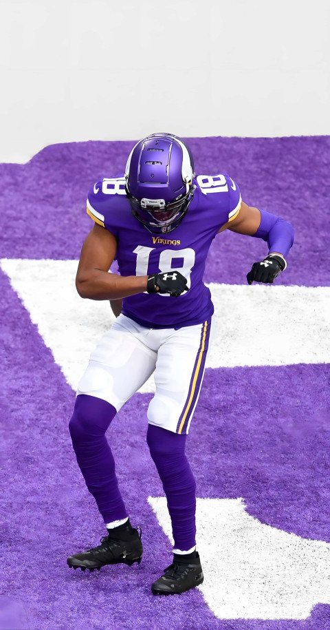 Dynamic Justin Jefferson Photo for Every Fan