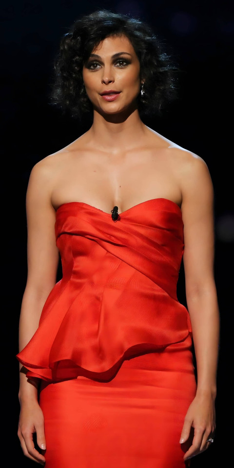 Stunning HD Morena Baccarin Photo to Download for Mobile