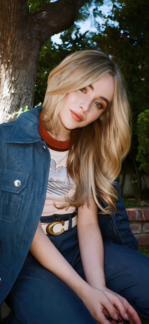 Sabrina Carpenter 4K Mobile Image