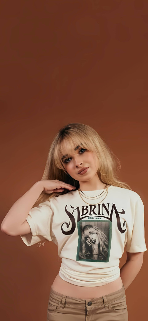 Sabrina Carpenter Glam Phone Photo