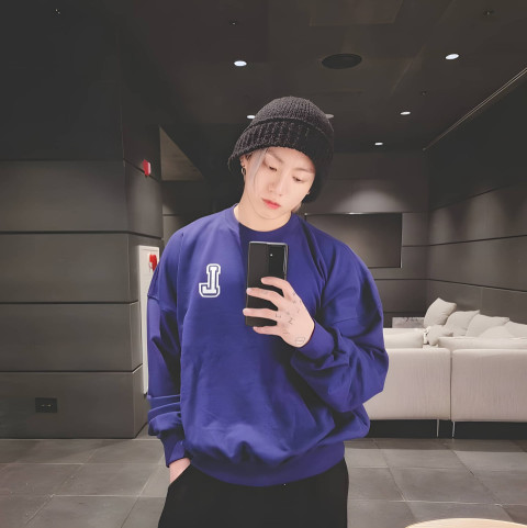 Cute Jungkook Mobile Wallpaper