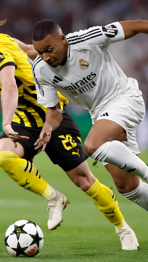 Cool and Trendy Kylian Mbappé Wallpaper for Mobile