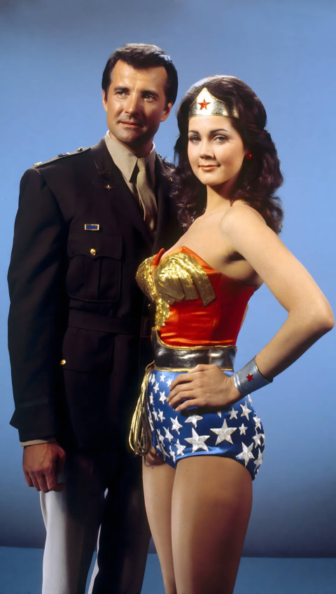 Lynda Carter 4K Wallpaper for Wonder Woman Fan