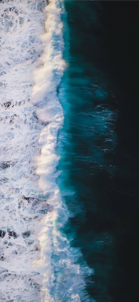 Beautiful Wave Smartphone Wallpaper for a Serene Look