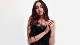 Ana de Armas Gorgeous Wallpaper for Your Devices