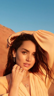 Ana de Armas Picture for Your Mobile