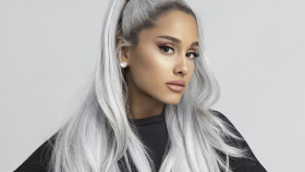 Ariana Grande 4K desktop wallpaper pack