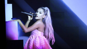 Ariana Grande sharp desktop photo look