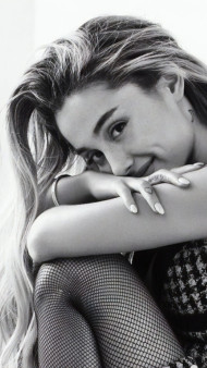 Ariana Grande simple mobile image
