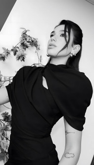 Dua Lipa 4K Wallpaper for All Your Device