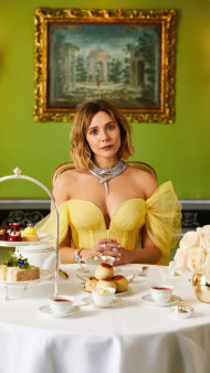 Elizabeth Olsen mobile photo idea HD