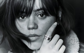 Jenna Ortega Desktop Picture in 4K