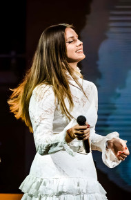 Lana Del Rey on Stage 4K Image for Your Mobile Wallpaper