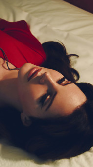 Lana Del Rey Retro Style Wallpaper for Mobile