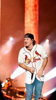 Mobile Wallpaper of Morgan Wallen in Stunning Quality