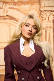 Sabrina Carpenter Live Phone Image
